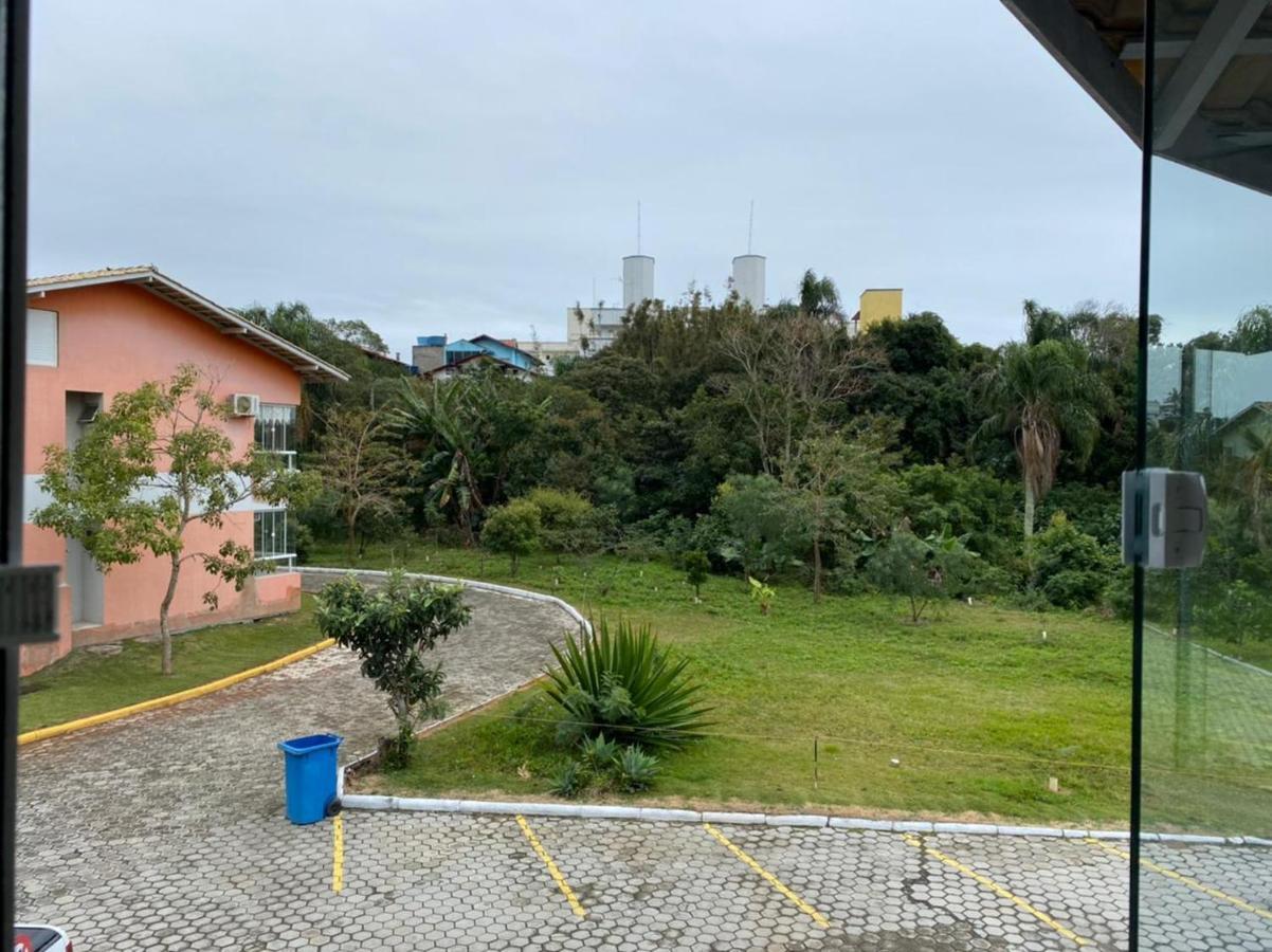 Apto 251 - Condominio Solar Das Bromelias Bombinhas Exterior foto